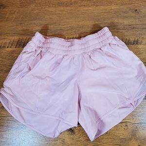 Hotty hot shorts 4 Tall pink euc Lululemon built in liner atheltic • price firm